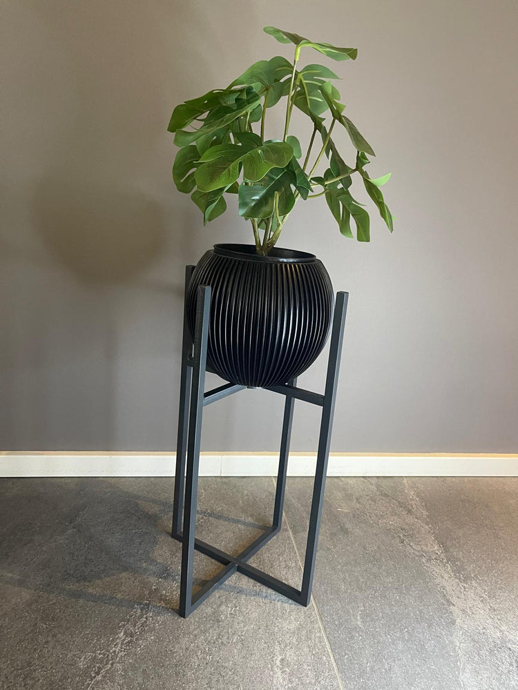 Quadratischer Metall-Pflanzenständer 40cm | Skandi Pflanzentisch