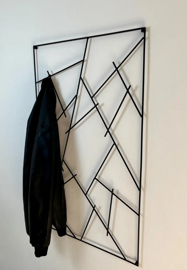 Handgefertigte Design Wandgarderobe aus Stahl – Modern & Individuell