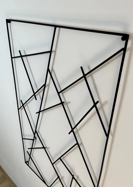 Handgefertigte Design Wandgarderobe aus Stahl – Modern & Individuell