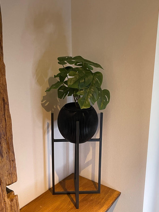 Quadratischer Metall-Pflanzenständer 40cm | Skandi Pflanzentisch