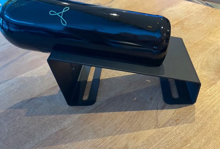 Moderner Metall Weinflaschenhalter – Minimalistisches Design